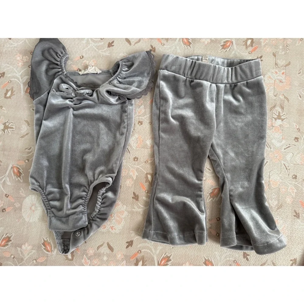 Jessica Simpson soft velvet